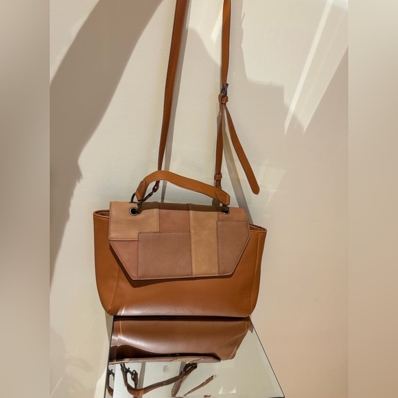 Universal Thread Handbags - Universal Thread Tan and Brown Shoulder Bags with Contemporary Design